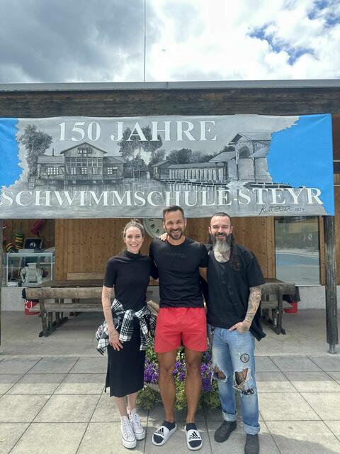 Kerstin (Die Zauberer), René (Betriebsleiter Schwimmschule Steyr) und Michael (Die Zauberer) | Foto: Schwimmschule Steyr