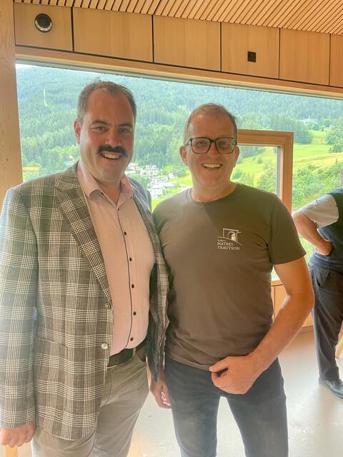 TVB-Obmann Michael Eller und Christian Papes vom Verein Burg Trautson.  | Foto: Mair