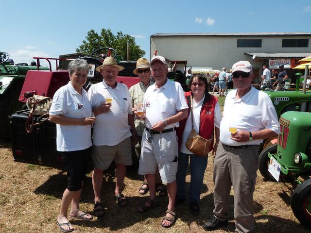 Bei traumhaften Wetter genossen die Aussteller das Präsentieren ihrer Maschinen, sowie das begutachten anderer.