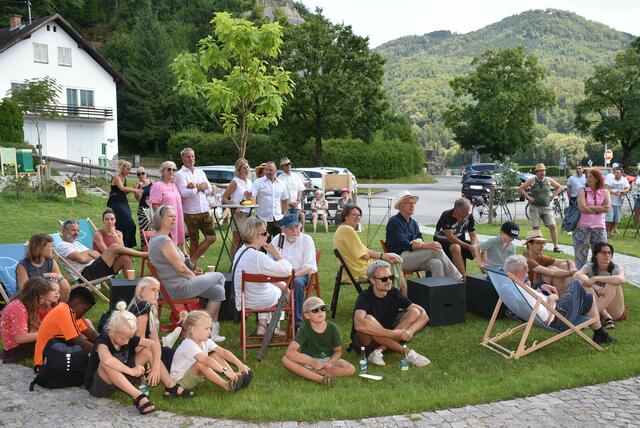Eröffnung Stadt-Garten Grein am Greiner-Bach. 