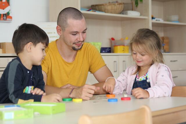 Die Österreichischen Kindergärten kämpfen schon länger mit Personalmängeln. Durch den Familienzuzug werden sie laut Expertinnen zusätzlich belastet. | Foto: Stadt Villach