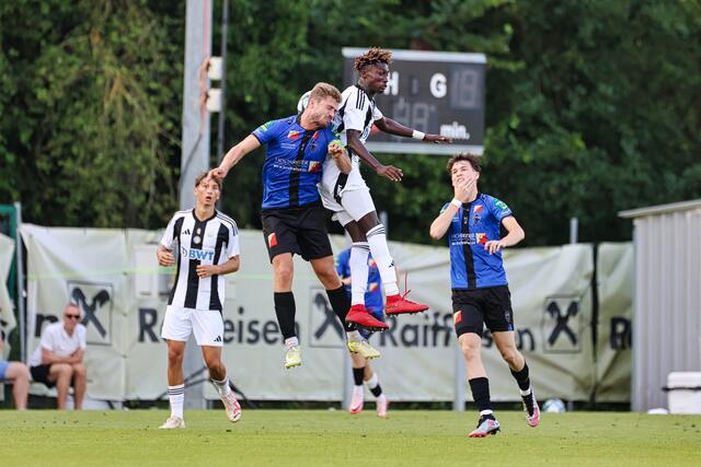 Starker Auftritt: Gegen Regionalligsten LASK Amateure holten die Kurstädter ein beachtliches 2:2-Unentschieden. | Foto: Reischl