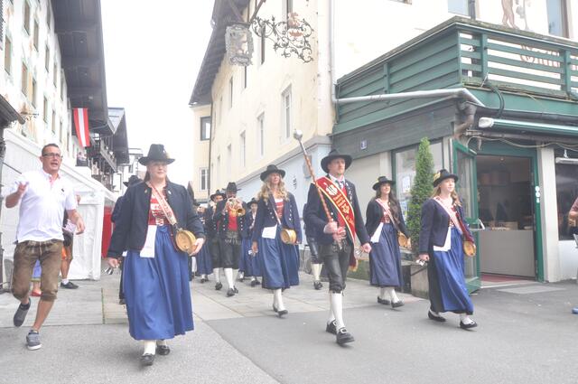 Die Musikkapelle führte den Vereinseinzug an. | Foto: Kogler