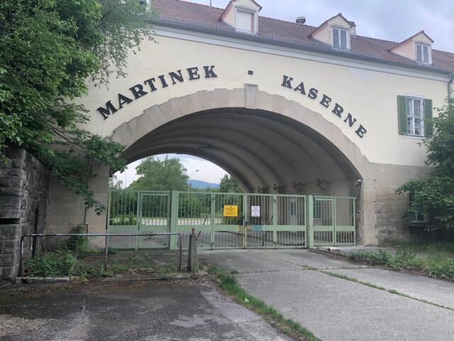 Die Einfahrt zur Martinekkaserne ist seit Ende 2013 geschlossen. | Foto: Stockmann