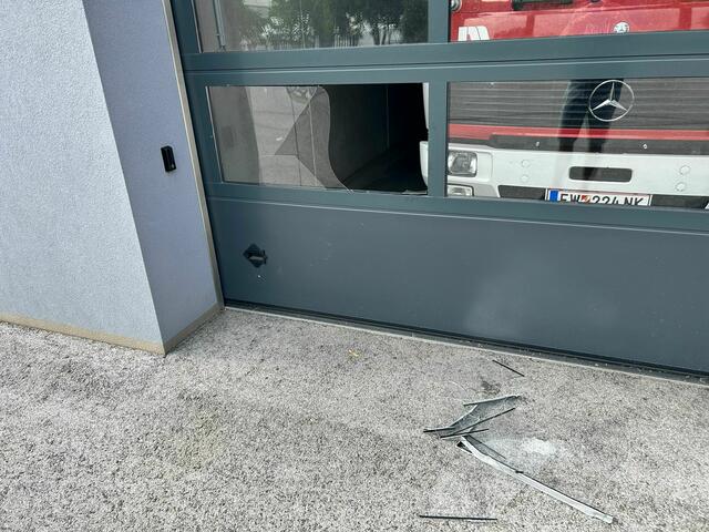 Hier brachen die Täter ein. | Foto: Freiwillige Feuerwehr Neunkirchen