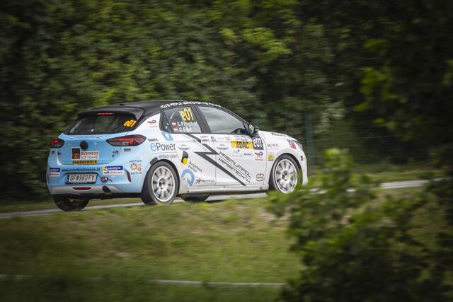 Luca Pröglhöf bei seiner Siegesfahrt in Weiz. | Foto: Gudrun Muschalla/Opel Motorsport