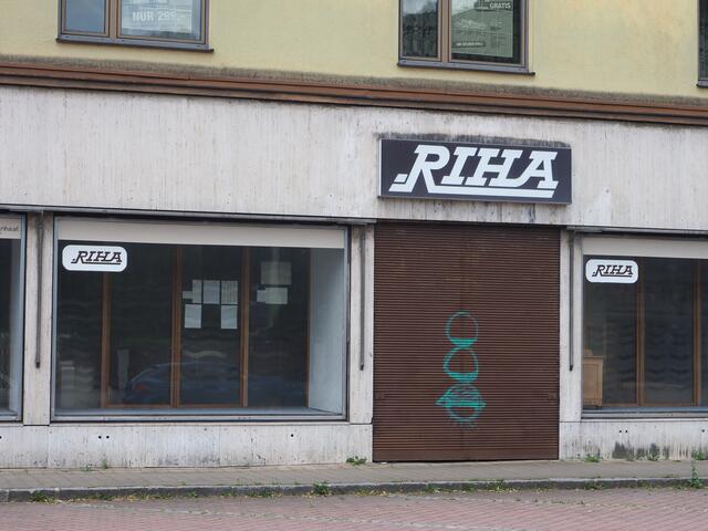 Seit Jahren leer: das Geschäftslokal RIHA in der Wiener-Straße. | Foto: Santrucek