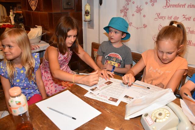 Ferienaktion 2024  - ein Besuch in der Heimatstube Pabneukirchen.  | Foto: Zinterhof