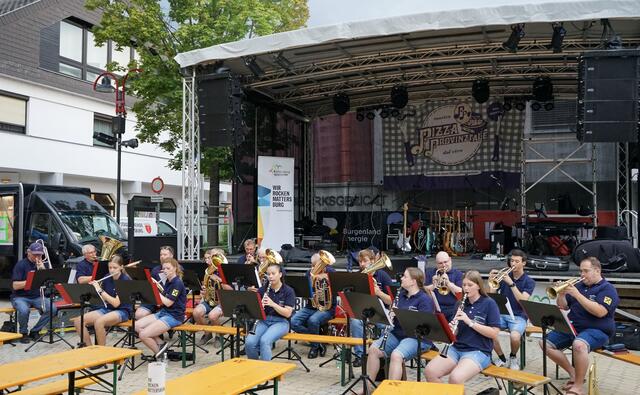 Mit einer Vielzahl an kulinarischen Köstlichkeiten und einem abwechslungsreichen Unterhaltungsprogramm zog die Veranstaltung zahlreiche Besucher an.  | Foto: Stadtgemeinde Mattersburg