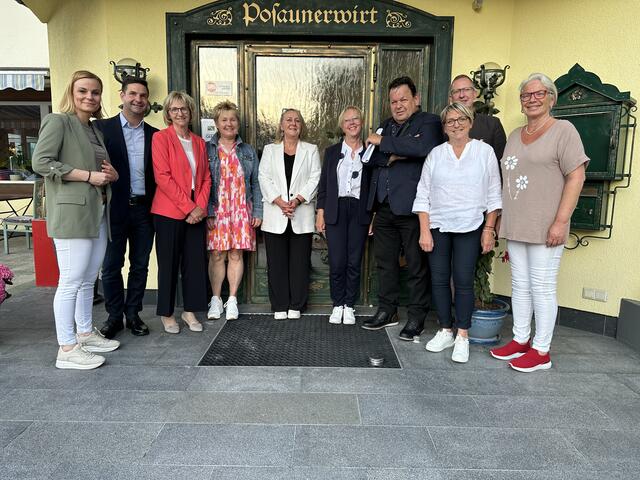 Diese Damen dürfen sich in den wohlverdienten Ruhestand verabschieden: Ruperta Karner, Marianne Langreiter, Anita Fleißner, Christine Fleißner, Heidemarie Steinacher und Michaela Moser. | Foto: Betriebsrat Kardinal Schwarzenberg Klinikum