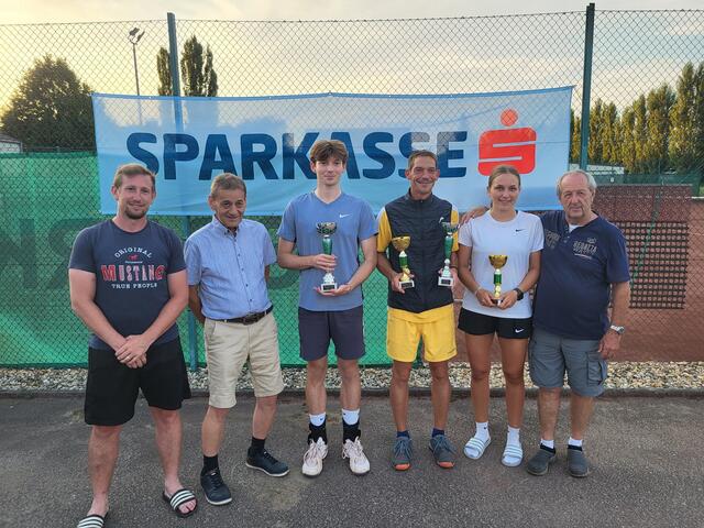 Tom Davies 3 v.links siegte in Pernersdorf. | Foto: Schmid