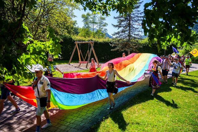 "Es sind alle herzlich willkommen bei der Unken-Pride – egal ob queer oder nicht", so Florian Niederseer, Obperson der Heublumen-LGBTQIA+ Initiative und Gründer der Unken-Pride. | Foto: Jakob Koch