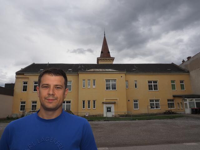 Bald ein Kindergarten? Blum vor stadteigenem Leerstand. | Foto: Santrucek