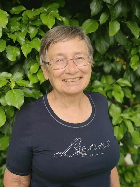 Margit Eder ist gebürtige Deutsche – lebt aber bereits seit 1972 im Bundesland Salzburg. Sie arbeitet mit verschiedenen Brennverfahren, Materialen und Oberflächengestaltungen. | Foto: Margit Eder