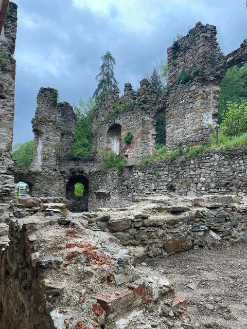 Die Ruine in Perwarth soll bald als Event-Location fungieren. | Foto: Philipp Pöchmann