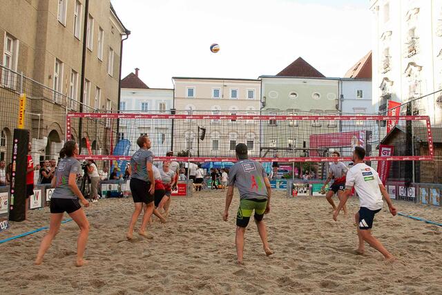 Beachvolleyball-Turniere, Yoga und buntes Programm für Kinder: Der Welser City Beach hat einiges zu bieten. | Foto: Marion Penninger