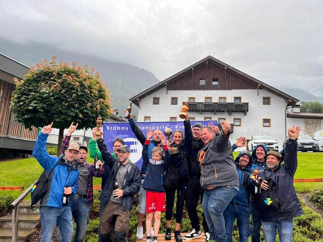 Ein erfolgreiches Wotschelerturnier 2024 ging zu Ende und es wurde natürlich unter den Spielern noch reichlich über das Turnier diskutiert und philosophiert. | Foto: Privat
