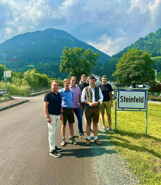 HStv. Martin Gruber mit Bgm. Ewald Tschabitscher, Horst Tuppinger Leiter SBA Spittal, GPO Klaus Stocker, Werner Thaler SBA Spittal und Norbert Lengfeldner SBA Spittal (von links) | Foto: Büro LHStv. Gruber