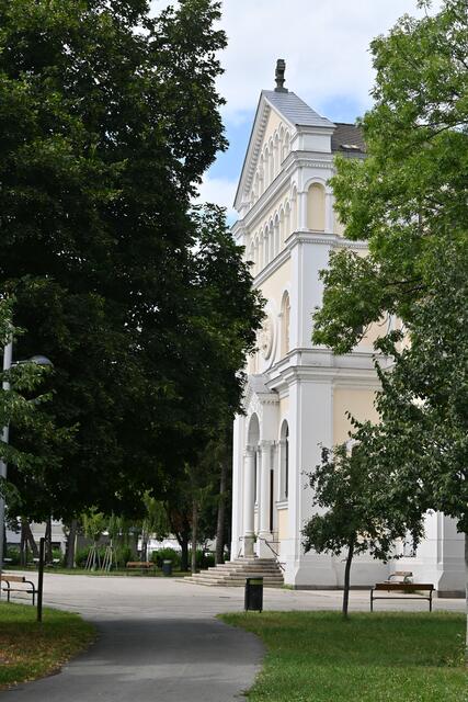 Am Weg zur Alten Donau kam ich bei dieser Pfarrkirche vorbei, die ich nicht kannte
