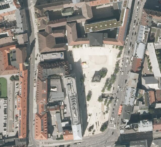 Der Eduard-Wallnöfer-Platz: wenig Grün und die Gefahr der "Schneeblindheit" | Foto: innsbruck.gv.at/stadtplan