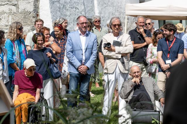 Der Gastgeber der Stadt Hallein: Bürgermeister Alexander Stangassinger (Mitte, blaues Sakko) | Foto: Adi Aschauer