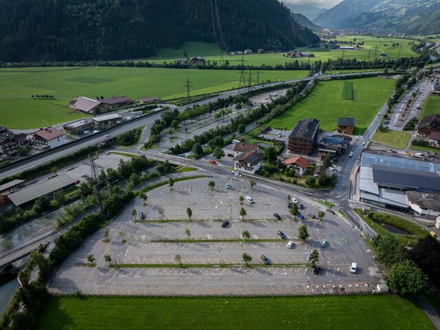 Zeller Bergbahnen Parkflächen - Zell am Ziller - rund 30.000 m².  | Foto: Mitja Kobal