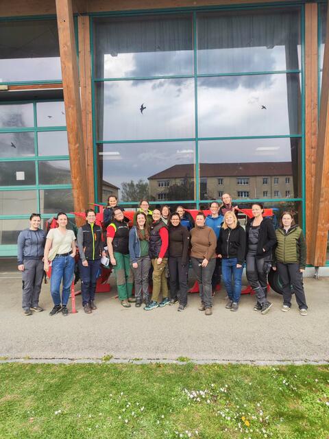 17 Teilnehmerinnen absolvierten den Kurs „Landtechnik für Frauen“. | Foto: ÖKL