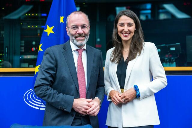 Tirols neue MEP Sophia Kircher mit EVP-Fraktionschef Manfred Weber | Foto: EVP