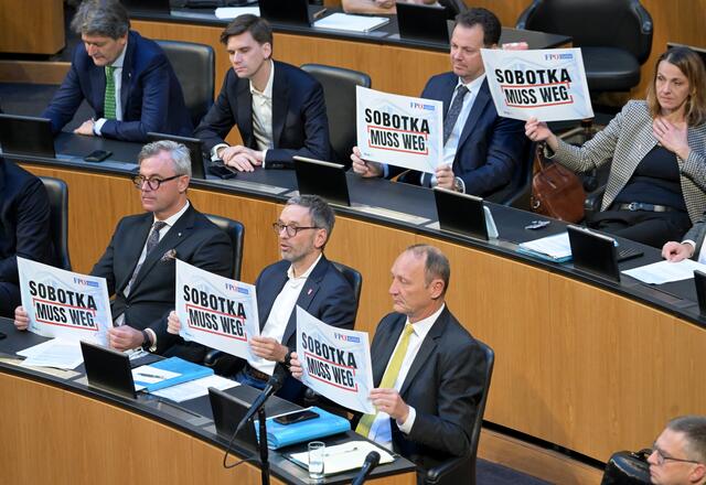 Die FPÖ forderte in der Causa Pilnacek den sofortigen Rücktritt Sobotkas. | Foto: ROLAND SCHLAGER / APA / picturedesk.com
