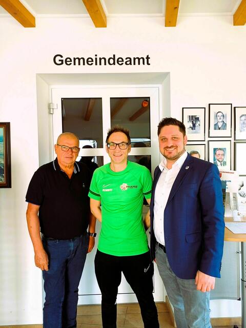 Bgm. Werner Hofer (Lackendorf), Robert Strobl, Bgm. Thomas Niklos (Unterfrauenhaid). | Foto: Gde. Unterfrauenhaid