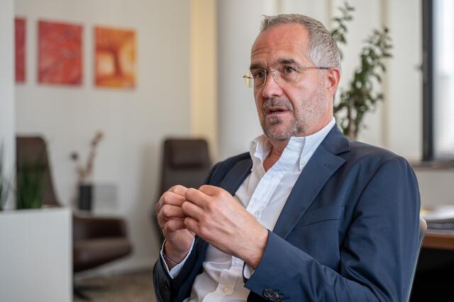 Vivatis-Vorstandsvorsitzender Gerald Hackl: "Fertigprodukte werden auch in der Gastronomie wichtiger, weil die Köche fehlen." | Foto: MeinBezirk Oberösterreich/Siegl
