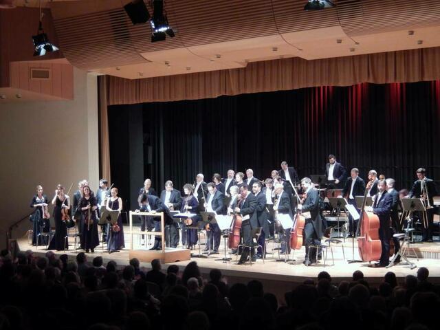 Die sehr groß besetzte Donau Philharmonie Wien und ein exzellentes Solistenensemble unter dem brillanten Dirigat von Manfred Müssauer haben für einen Höhepunkt im diesjährigen Festspiel-Sommer gesorgt. | Foto: Archiv/Donau Philharmonie Wien