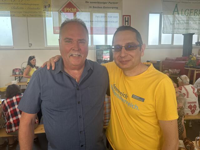 Die Ortschefs am Feiern: Walter Buxkandl und Sebastian Zell. | Foto: Felix Paulus