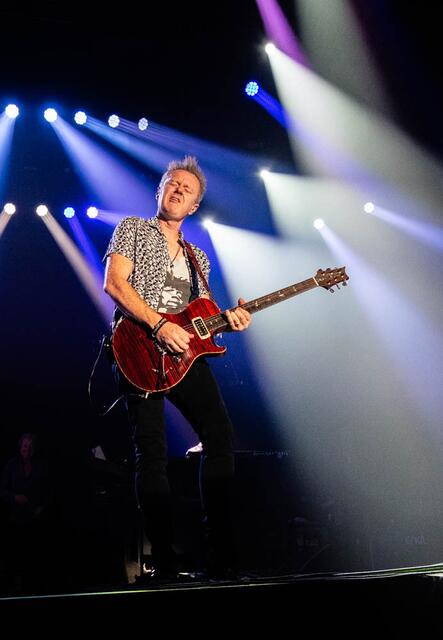 Fühlt die Musik: Gitarrist Simon McBride  | Foto: Michael Kendlbacher