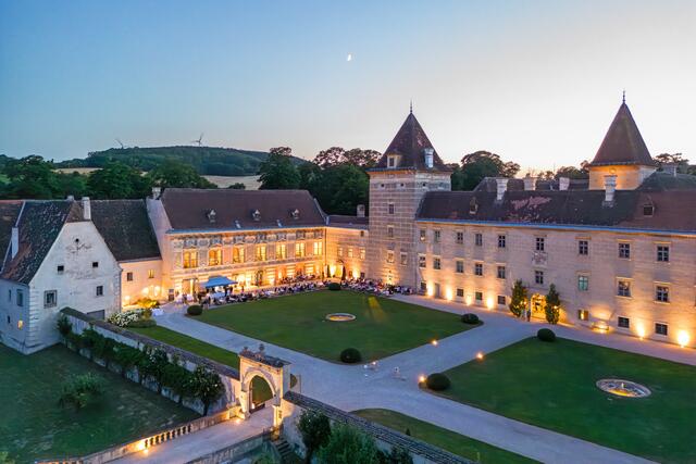 Das Schloss Walpersdorf punktet mit malerischem Ambiente. | Foto: Höfinger