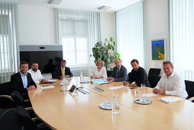 Das Wohnbauförderungskuratorium bei seiner jüngsten Sitzung. | Foto: © Land Tirol