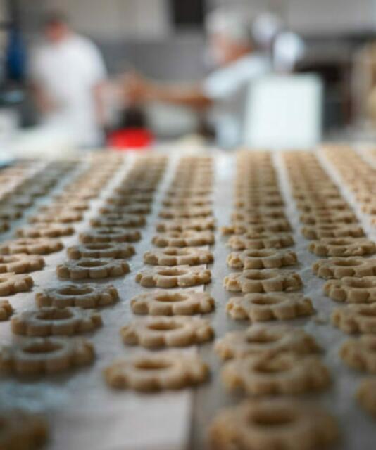 Linzeraugen, Kokoskuppeln, Teebäckerei oder die Vanillekipferln sind nicht nur im Winter beliebte Naschereien. | Foto: Kekserei Körber