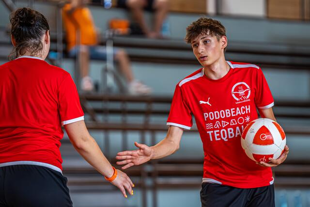 Neusiedler Alexander Hamm und seine Partnerin Agnieszka Rybicka zeigten eine großartige Leistung beim PRESOV TEQBALL CUP. | Foto: tomikesz