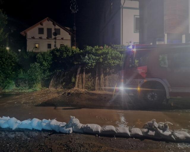 Einsatz der Veitscher Feuerwehr in den Nachtstunden. | Foto: BFVMZ