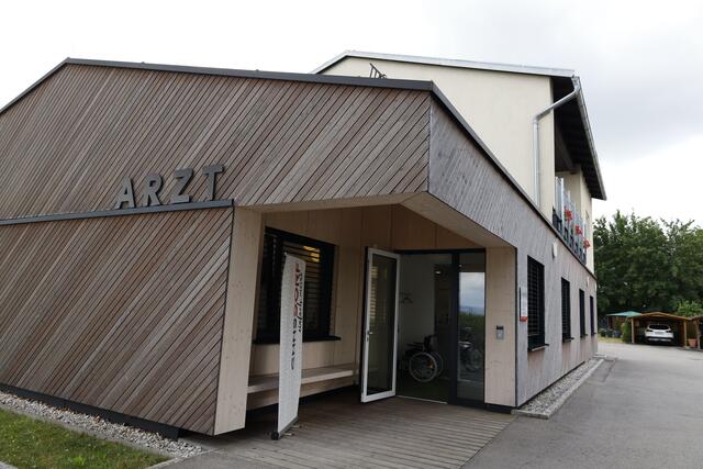 Aus dem ehemaligen Bauhof entstand vor vier Jahren eine neue, moderne Arztpraxis in Ennsdorf. | Foto: Losbichler