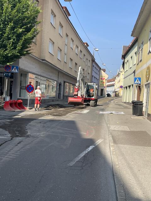 In der Brucker Herzog Ernst-Gasse stehen dringende Sanierungsarbeiten an. | Foto: Kern