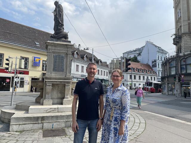 Klubobmann Markus Österreicher und Bezirkssprecherin Sarah Mayer teilen die Zwischenergebnisse ihrer Umfrage mit MeinBezirk. | Foto: Tamara Winterthaler