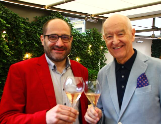 Gollings Bürgermeister Martin Dietrich (v.l.) und Hermann Döllerer (Festspielobmann). | Foto: Martin Schöndorfer, 2024