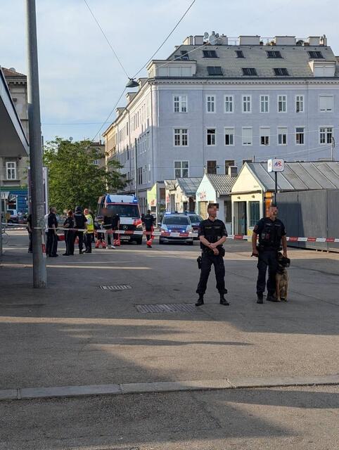 Sonntagabend musste ein Teil des Yppenplatzes gesperrt werden. Schüsse sind gefallen. | Foto: zVg