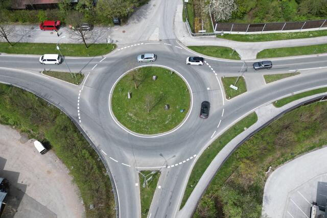 Der Kreisverkehr in Kaprun Fürth bekommt Pförtnerampeln. | Foto: Land Salzburg/Franz Schwaighofer