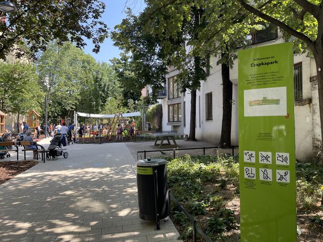 Der Czapkapark wurde neugestaltet und hat jetzt Spielangebote und Rastplätze.  | Foto: Nieschalk/MeinBezirk