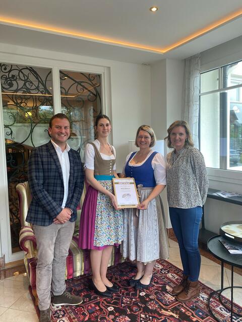  Florian Strasser (Genusshotel Riegersburg), Alya Schmidbauer und Ines Gulewicz (Hotel
Seevilla), Marlies Rainer (QUA) | Foto: QUA