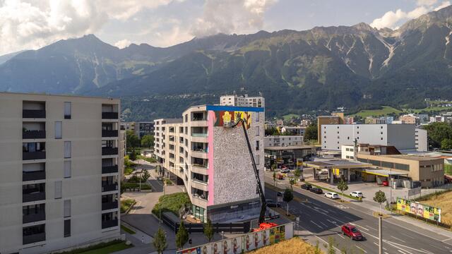 Innsbruck wird bunter – die Reichenau bekommt zwei neue Murals.  | Foto: Rauth/Referat Marke und Markenkommunikation/   