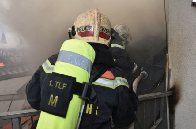Die Brandursache dürfte die Entzündung von Benzindämpfen beim Abpumpen von Benzin aus dem Tank eines Pkw gewesen sein.  | Foto: Symbolfoto/Feuerwehr Wien