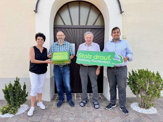 Waltraud Schwammer und Andreas Schneider dankten Obmann Karl Maurer und seinem Vorgänger Franz Pausackerl. | Foto: zVg